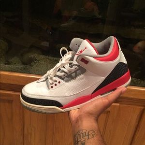 Air Jordan fire red 3s. Size 12